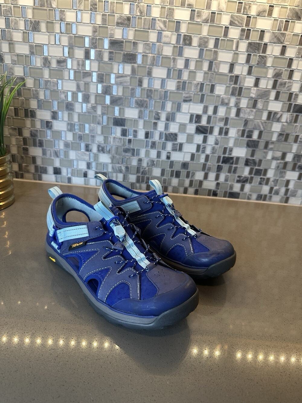 Teva Vibram Waterproof Leather Hiking Sandals Men’s US 9 Blue Trail Shoes